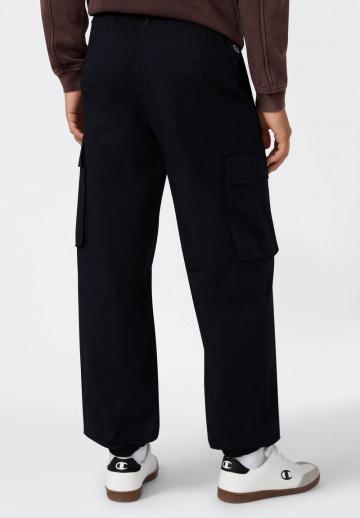 Брюки с накладными карманами