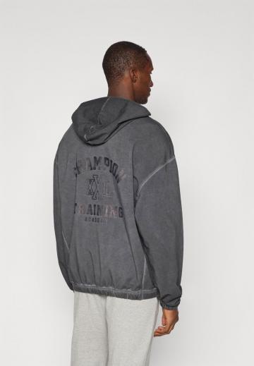 Спортивная кофта