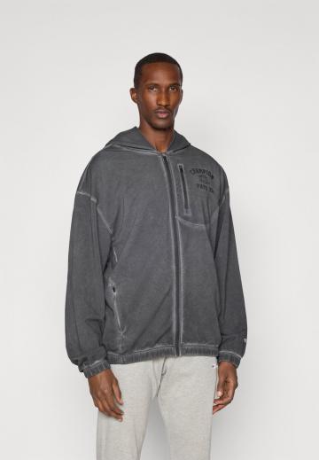 Спортивная кофта