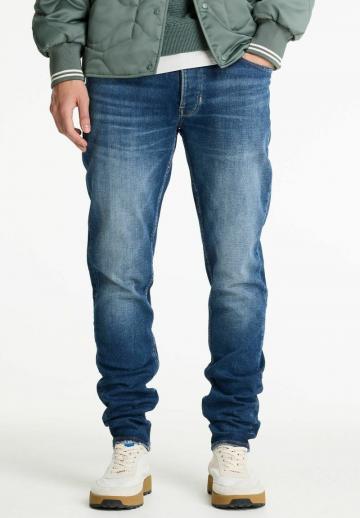 Узкие джинсы