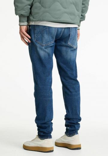 Узкие джинсы