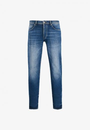 Узкие джинсы