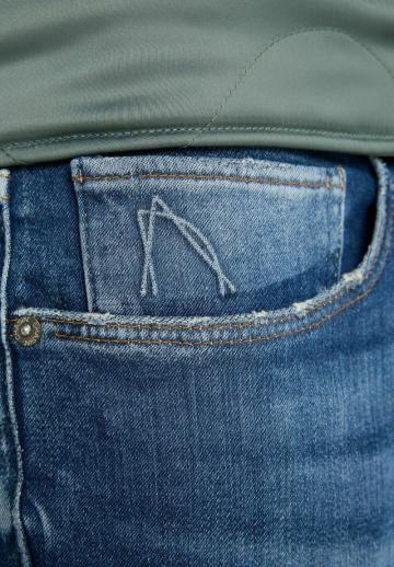 Узкие джинсы