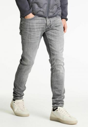 Узкие джинсы