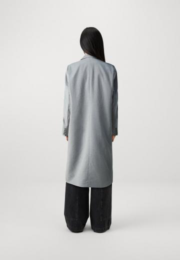 Шерстяное пальто