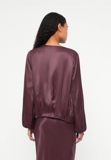 Атласная блузка