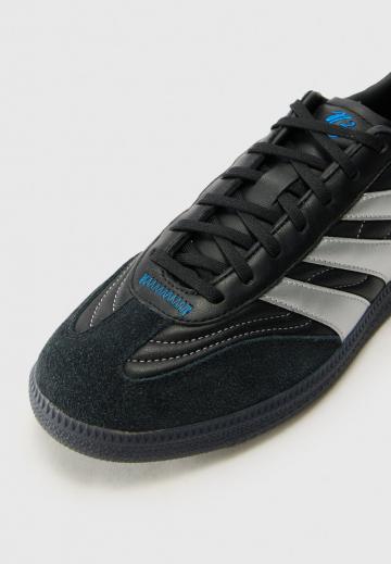 Футбольные бутсы