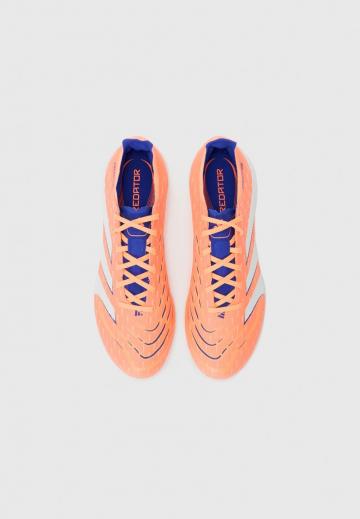 Футбольные бутсы