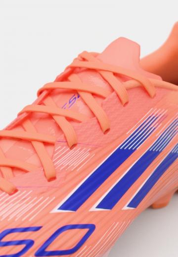 Футбольные бутсы