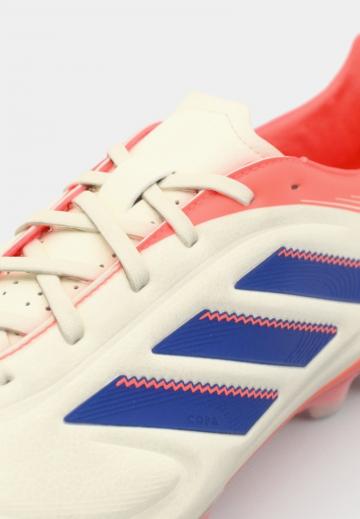 Футбольные бутсы