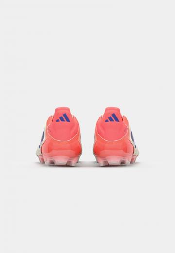 Футбольные бутсы