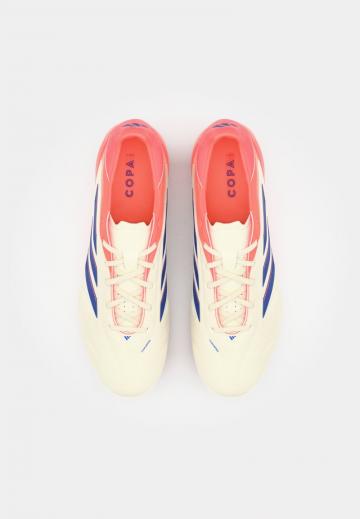 Футбольные бутсы