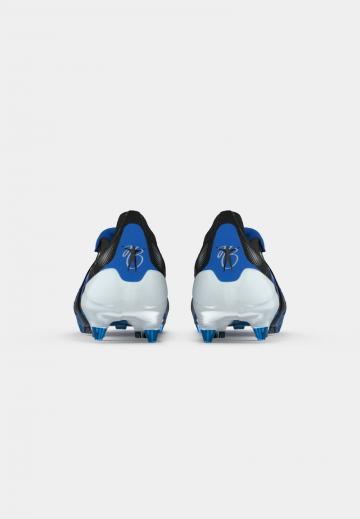 Футбольные бутсы