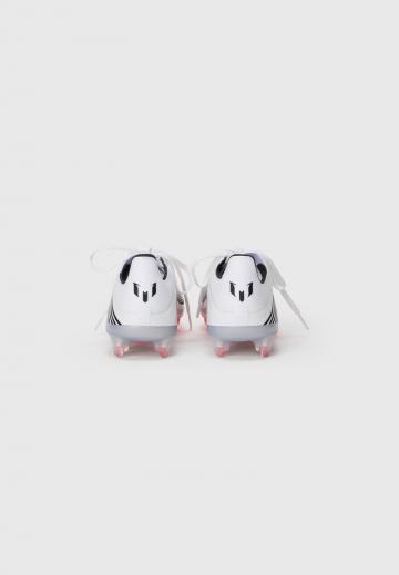 Футбольные бутсы