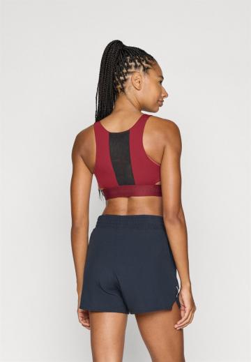 Спортивный бюстгальтер
