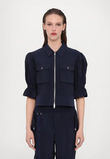 Куртка с накладнымит карманами