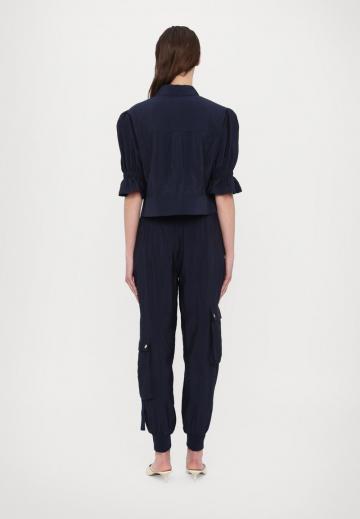 Куртка с накладнымит карманами