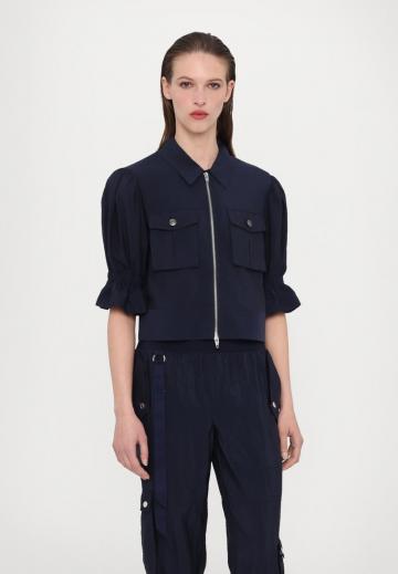 Куртка с накладнымит карманами