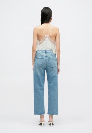 Прямые джинсы