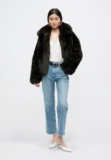 Прямые джинсы