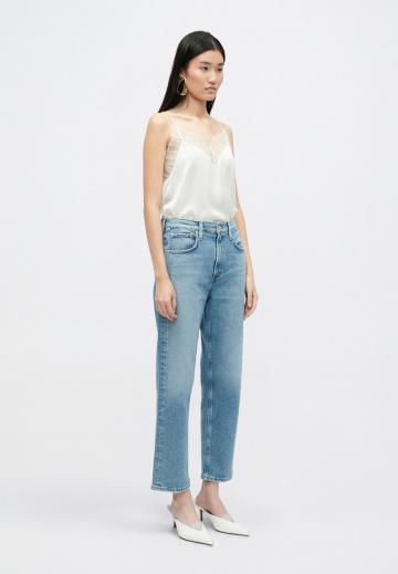 Прямые джинсы