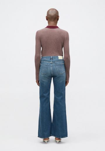 Клешеные джинсы