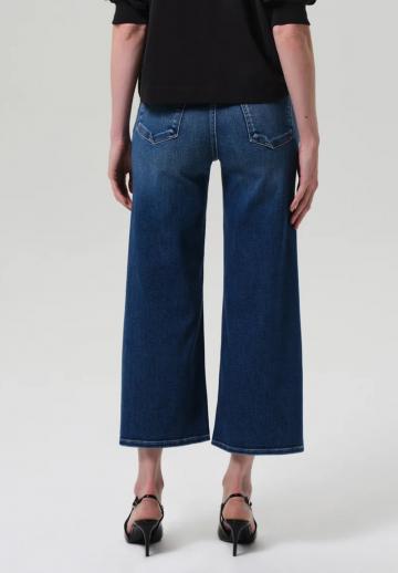 Короткие джинсы