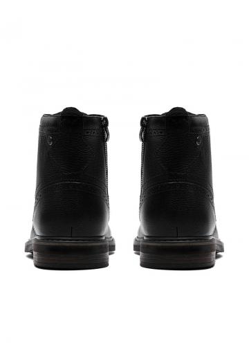 Ботинки на шнуровке