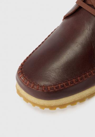 Ботинки на шнуровке