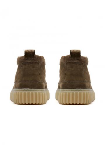 Ботинки на шнуровке