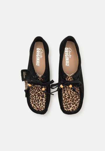 Гандбольные кроссовки