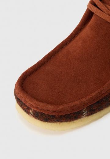 Ботинки на шнуровке