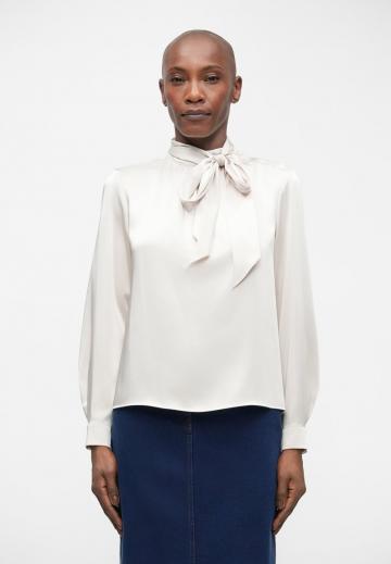 Атласная блузка