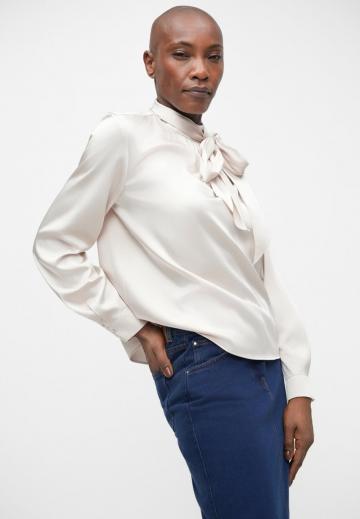 Атласная блузка