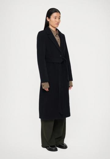 Шерстяное пальто