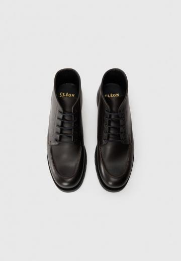 Ботинки на шнуровке