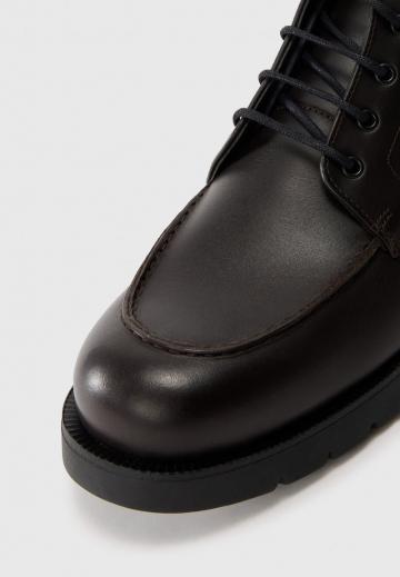 Ботинки на шнуровке