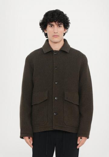 Короткое пальто