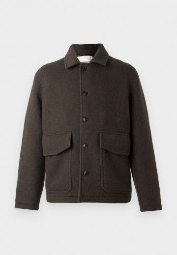 Короткое пальто