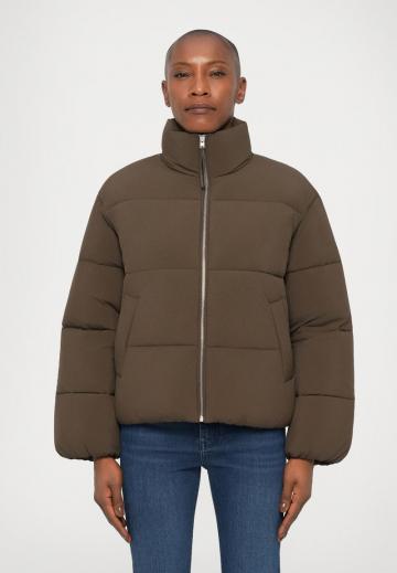 Зимняя куртка