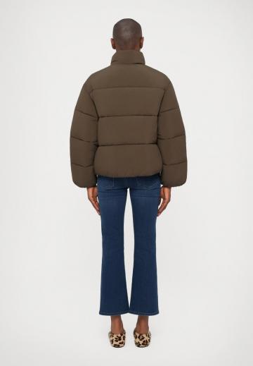 Зимняя куртка