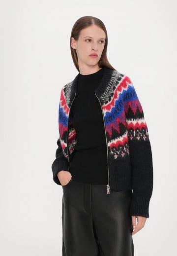 Жаккардовая вязаная кофта