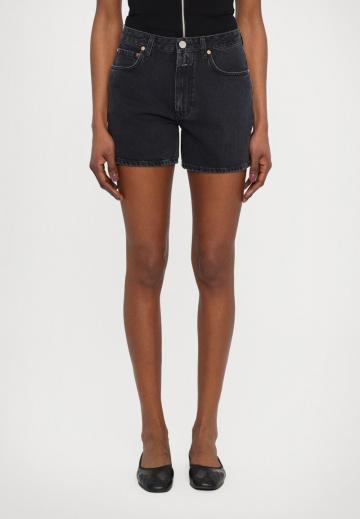 Джинсовые шорты