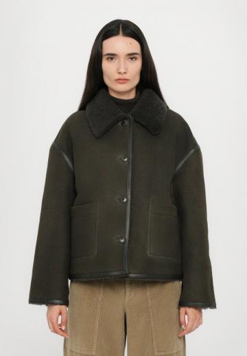 Зимняя куртка