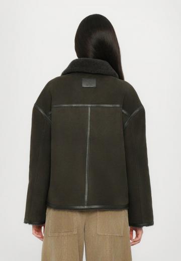 Зимняя куртка