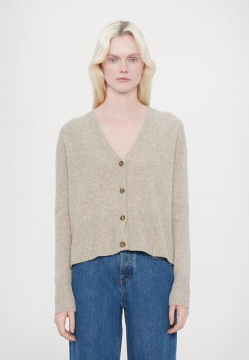 Джинсы бойфренда