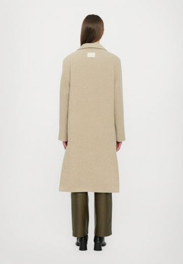 Шерстяное пальто