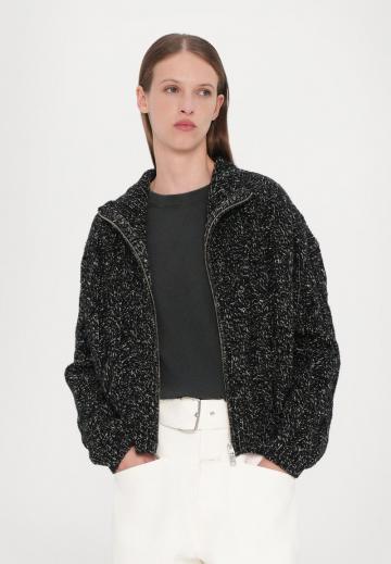 Вязаная кофта