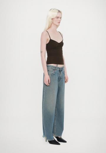 Топ на бретельках