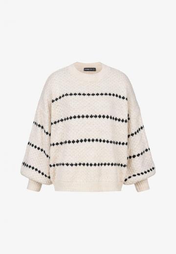 Пуловер в полоску